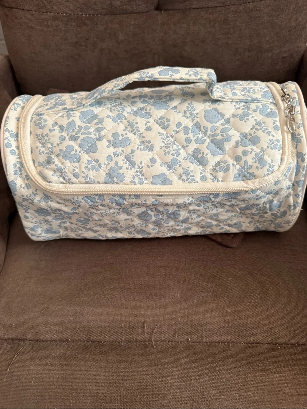 Quilted Floral Carry Storage Bag in Light Blue and Cream